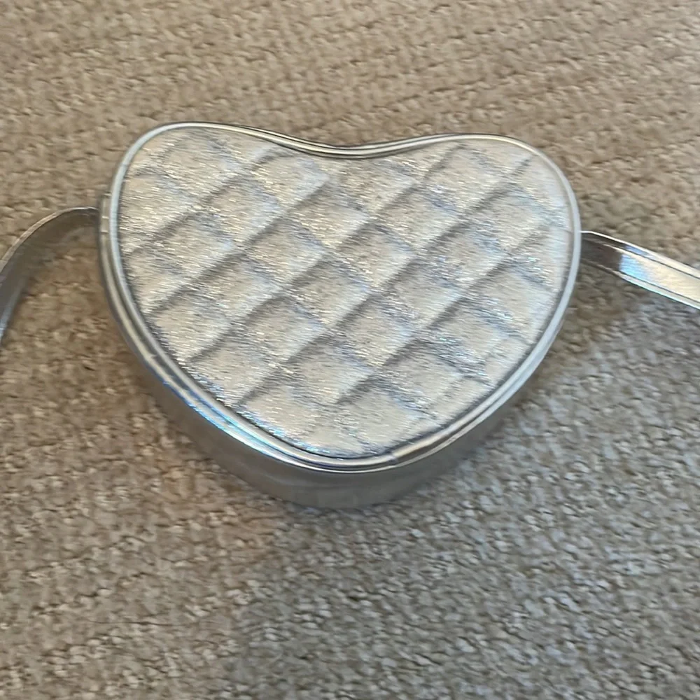 Silver glittery heart purse - Picture 3 of 6